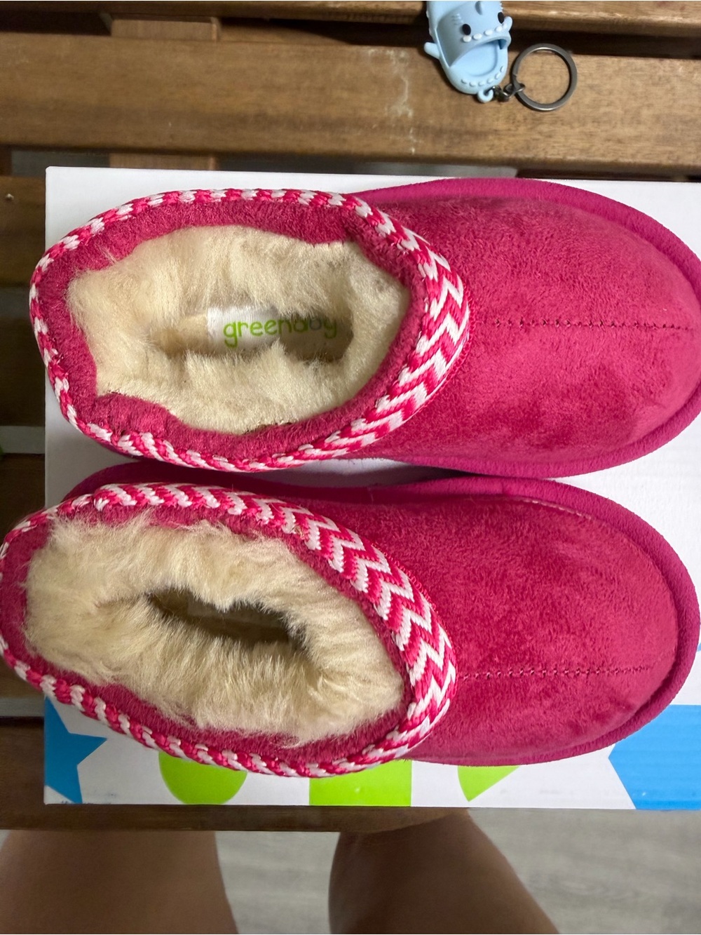 Girls greendog Hot Pink Cozy Shearling Clog Slippers NWT
